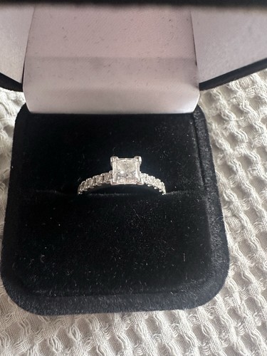 Princess cut platinum diamond - princess,