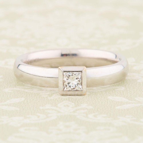 Diamond solitaire ring - solitaire, 18ct