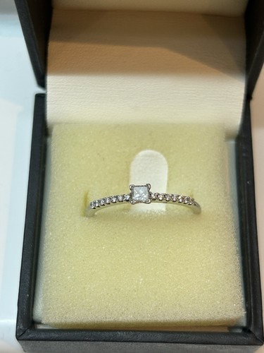 White gold princess cut - white,