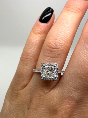 18ct white gold - white, cut