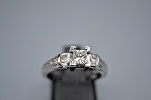9ct white gold - gold,
