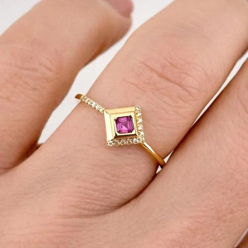 18ct yellow gold princess - 18ct, cut