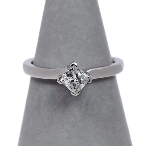 Pre owned 18ct white gold - 18ct,