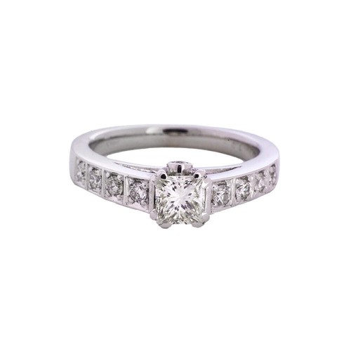 Pre owned white gold - white,