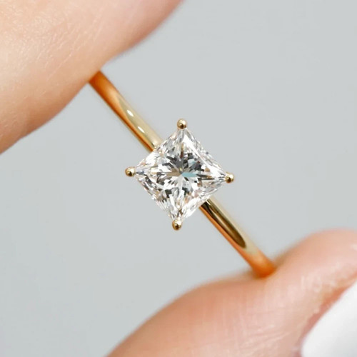Princess cut moissanite - 1,