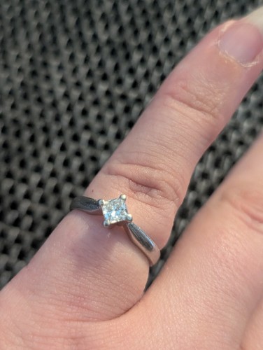 Platinum diamond solitaire - platinum,
