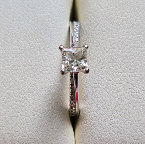 18ct white gold gia princess - white,