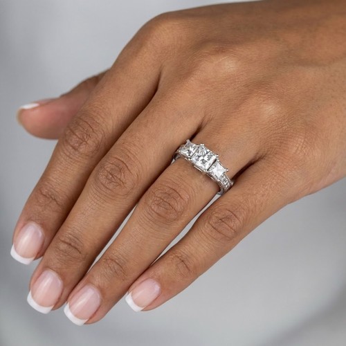Natural diamond d - natural,